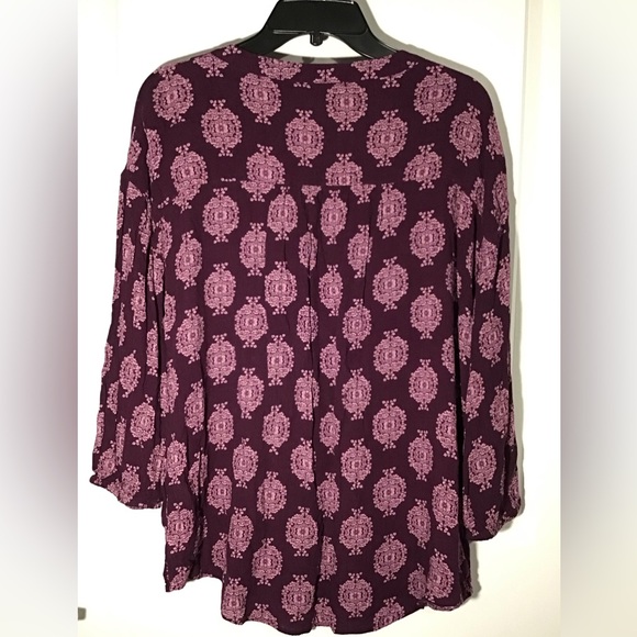Wonderly Plum and Lavender Patterned Blouse Size L - Picture 3 of 4